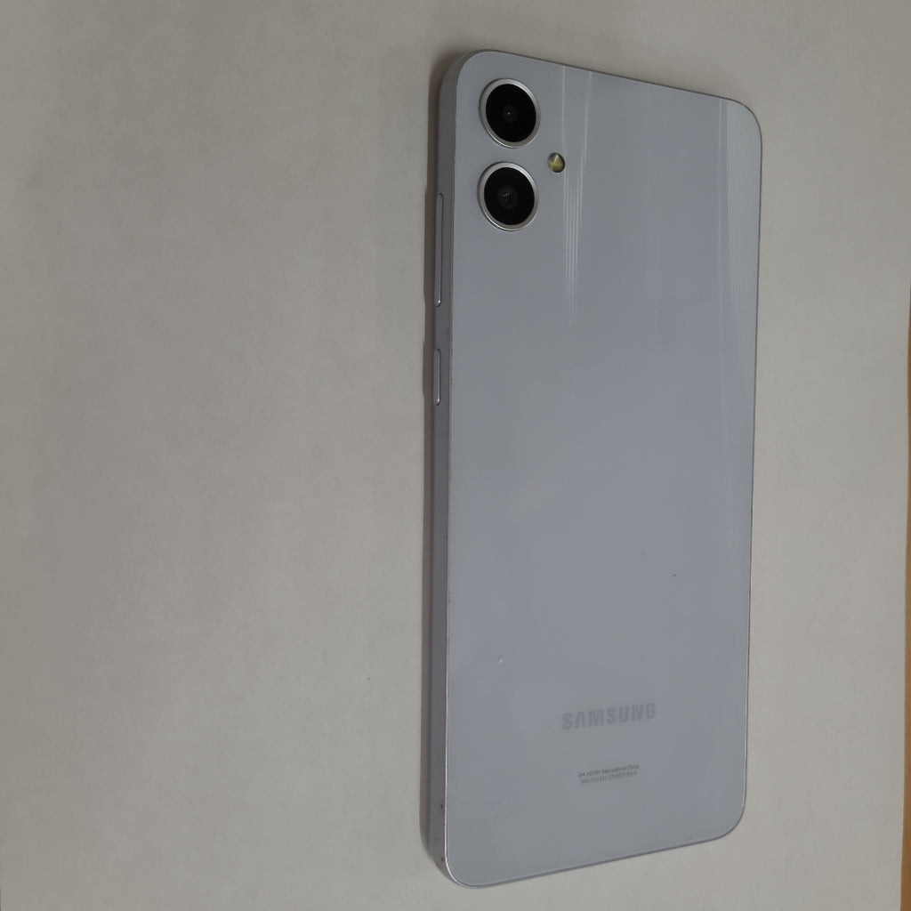 CELULAR SAMSUNG GALAXY A05 SM-A055M (2023) 64 GB 4 GB RAM (SEMINUEVO)