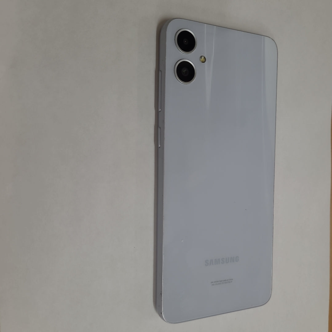 CELULAR SAMSUNG GALAXY A05 SM-A055M (2023) 64 GB 4 GB RAM (SEMINUEVO)