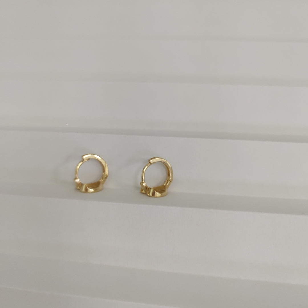 HUGGIES ORO 14K 1.8 (NUEVO)