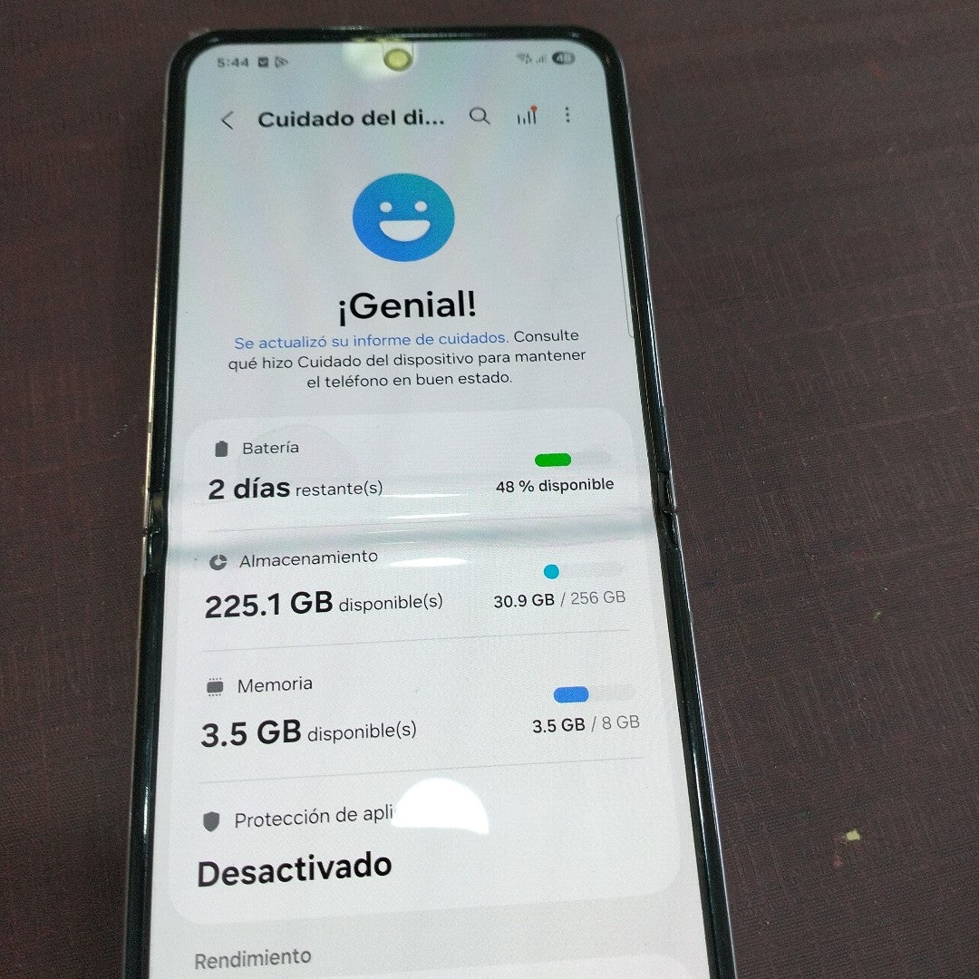 CELULAR SAMSUNG GALAXY Z FLIP 5 SM-F731B (2023) 256 GB 8 GB RAM (SEMINUEVO)