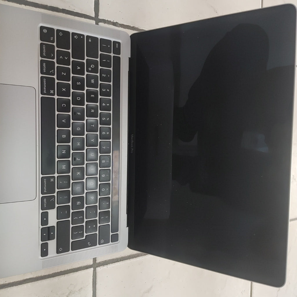 LAPTOP APPLE MACBOOK PRO 13" 2020 3.2 A2338 256 GB SSD 8 GB RAM (SEMINUEVO)