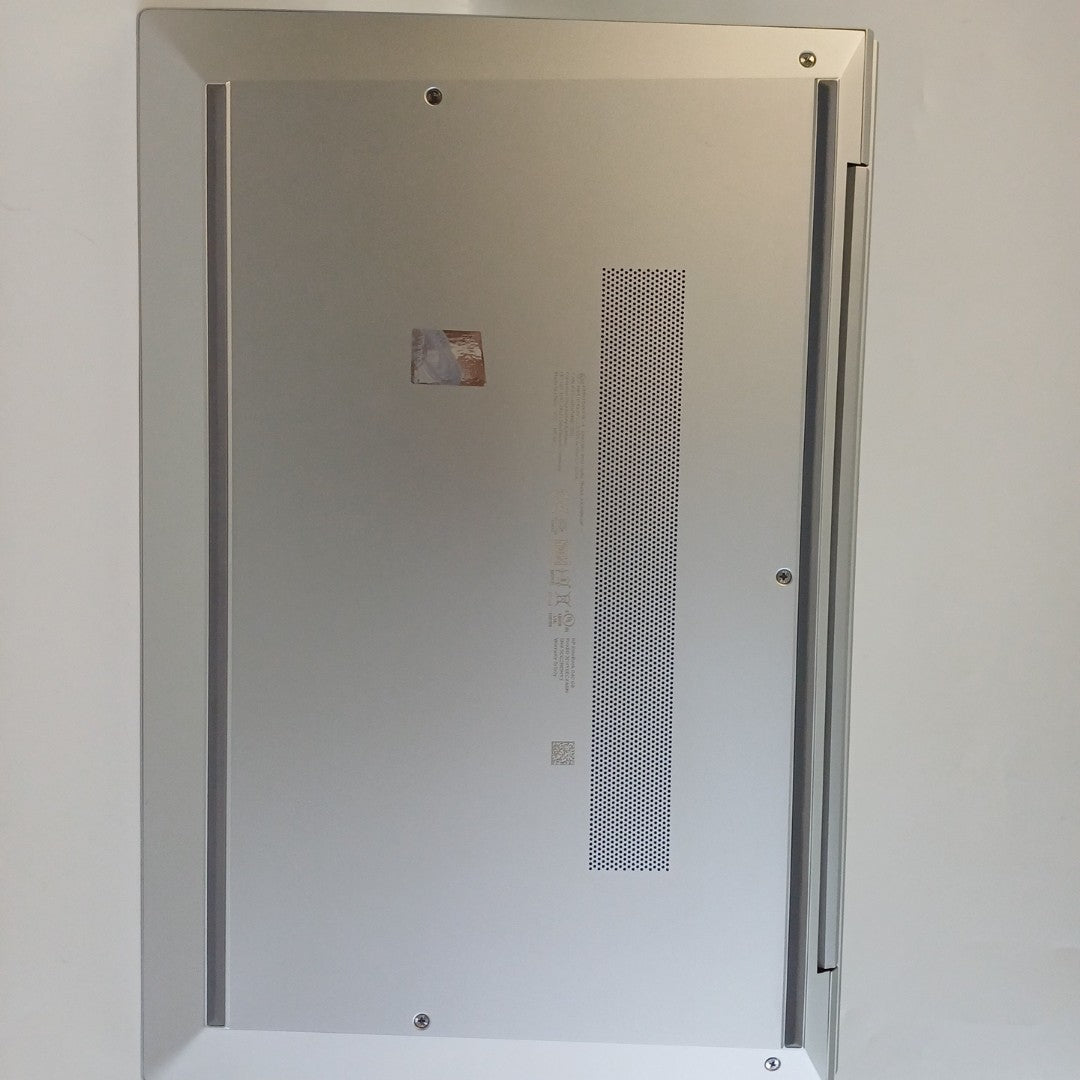 LAPTOP HP ELITEBOOK 840 G8 (2023) 256 GB SSD 16 GB RAM (SEMINUEVO)