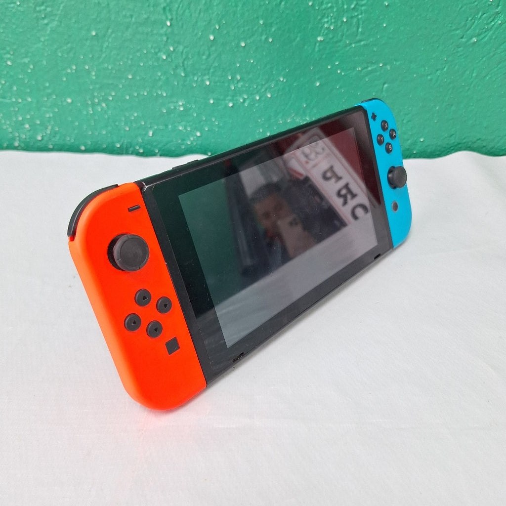 CONSOLA DE VIDEOJUEGO NINTENDO SWITCH 1.1 32 GB (SEMINUEVO)