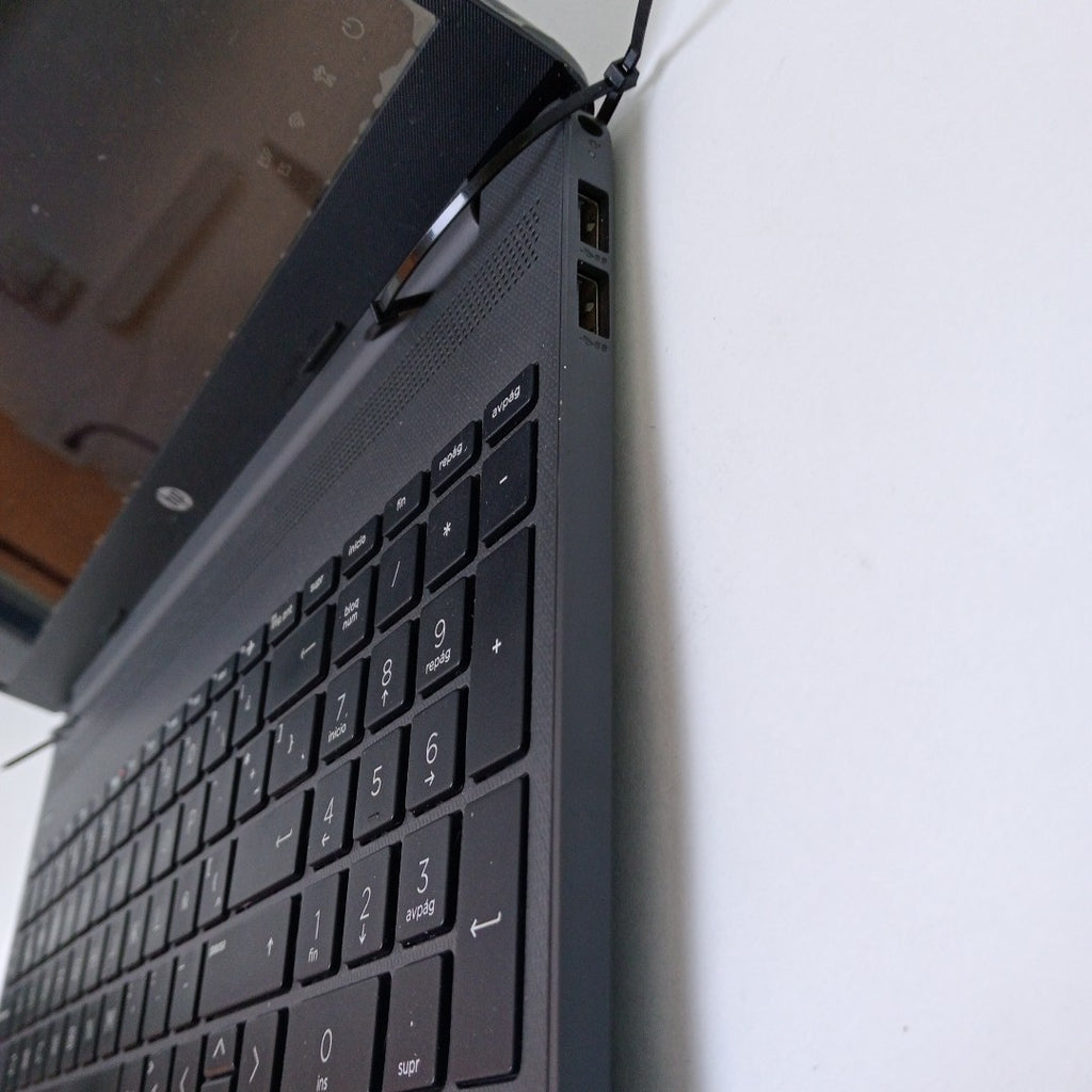 LAPTOP HP 15-DW1056LA (2022) 256 GB SSD 8 GB RAM (SEMINUEVO)