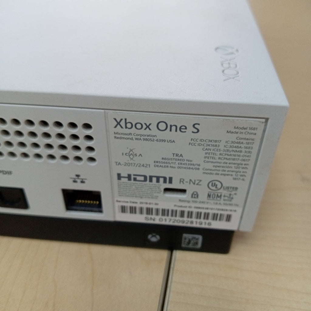 CONSOLA DE VIDEOJUEGO MICROSOFT XBOX ONE S 1 TB (SEMINUEVO)