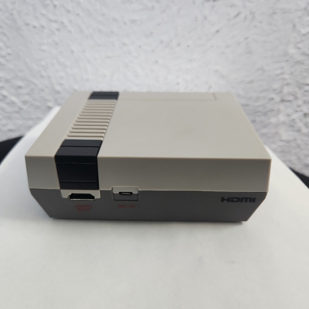 CONSOLA DE VIDEOJUEGO NINTENDO NES CLASSIC EDITION 30 JUEGOS PRECARGADOS                                                                                (SEMINUEVO)