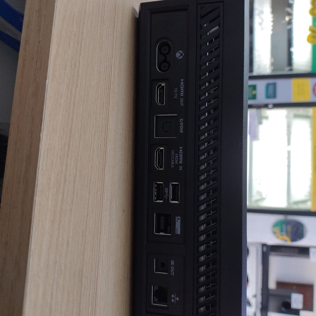 CONSOLA DE VIDEOJUEGO MICROSOFT XBOX ONE 500 GB  (SEMINUEVO)