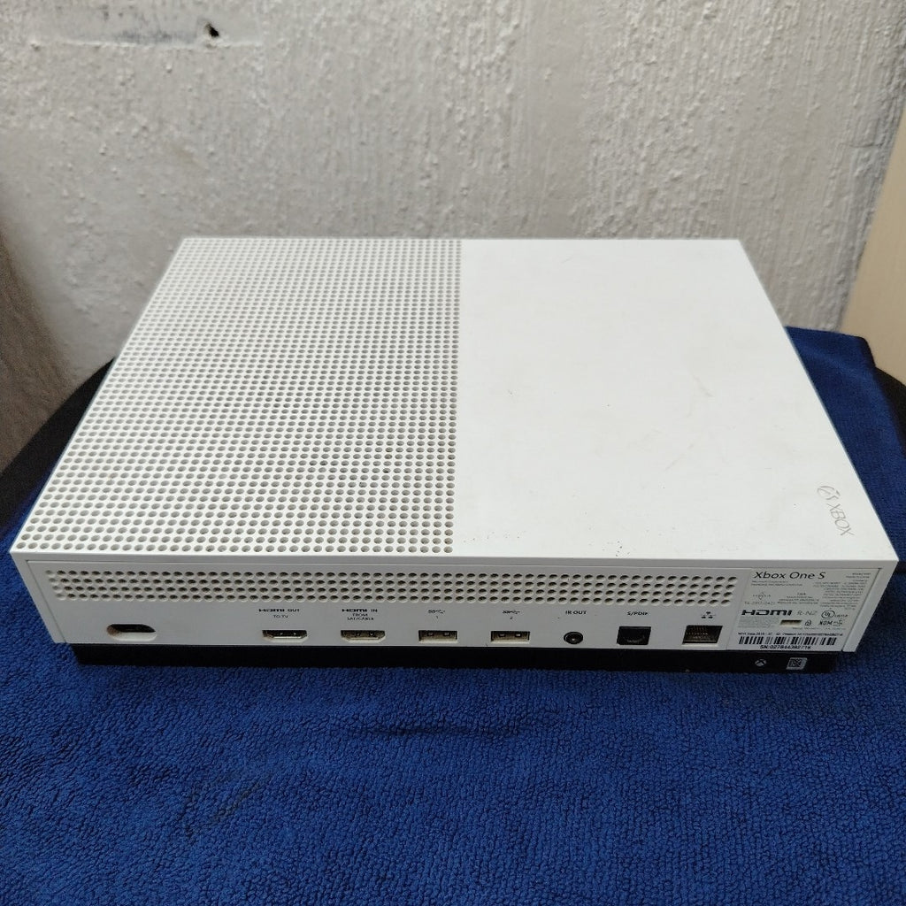 CONSOLA DE VIDEOJUEGO MICROSOFT XBOX ONE S 1 TB (SEMINUEVO)