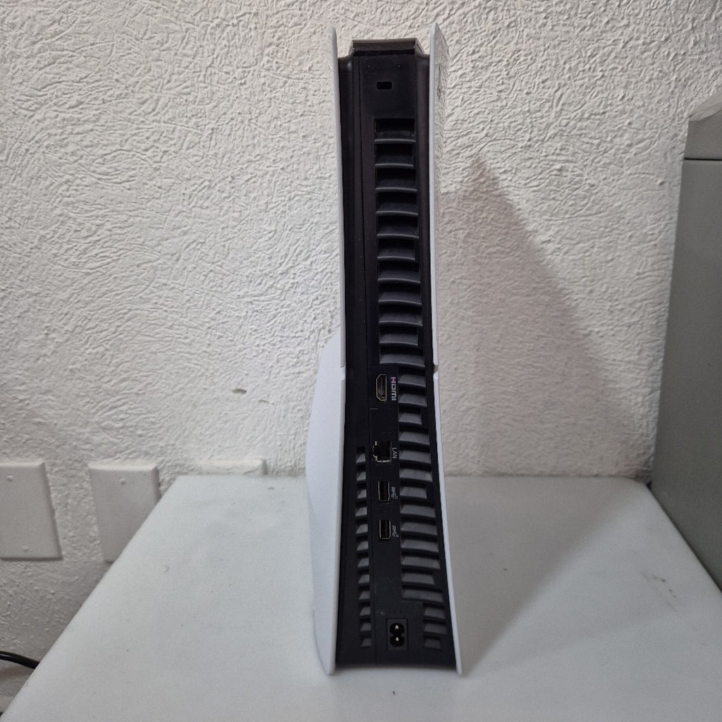 CONSOLA DE VIDEOJUEGO SONY PS5 825 SSD (SEMINUEVO)