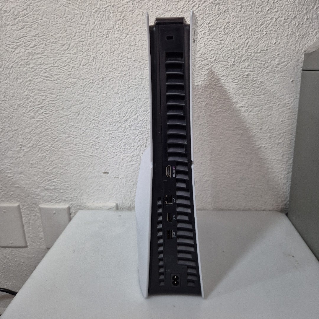 CONSOLA DE VIDEOJUEGO SONY PS5 825 SSD (SEMINUEVO)