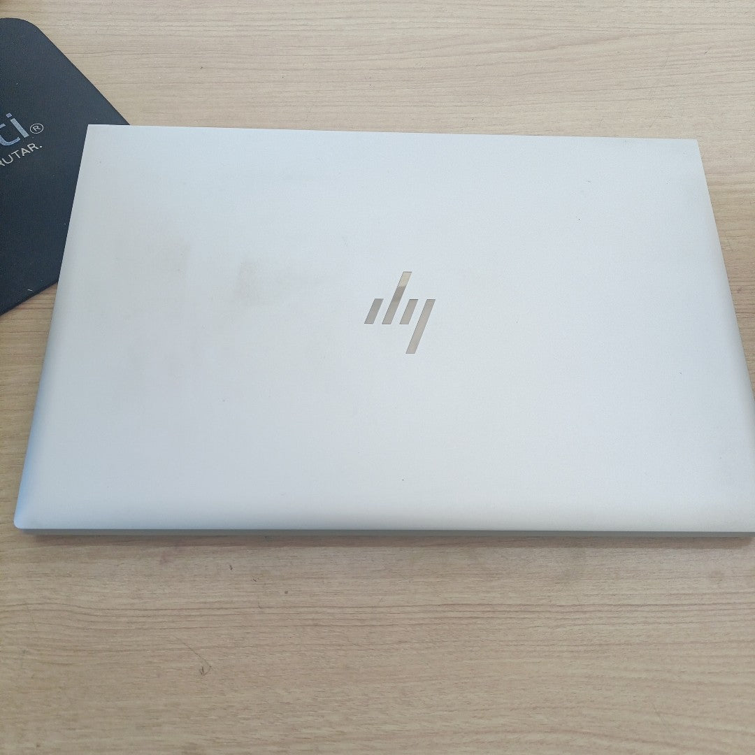 LAPTOP HP ELITEBOOK 840 G8 (2023) 256 GB SSD 16 GB RAM (SEMINUEVO)