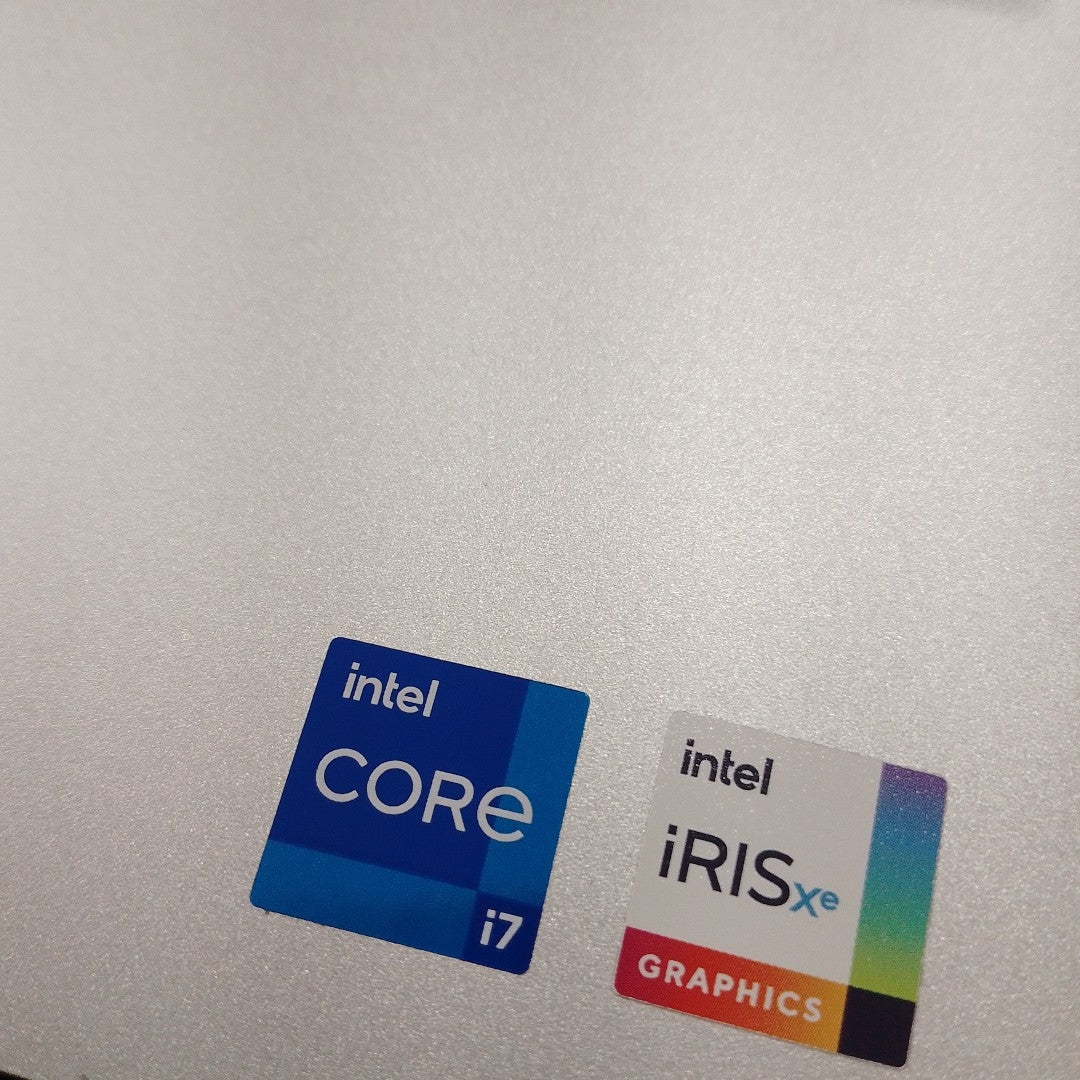 LAPTOP DELL INSPIRON 15 3520 (2024) 512 GB SSD 16 GB RAM (SEMINUEVO)