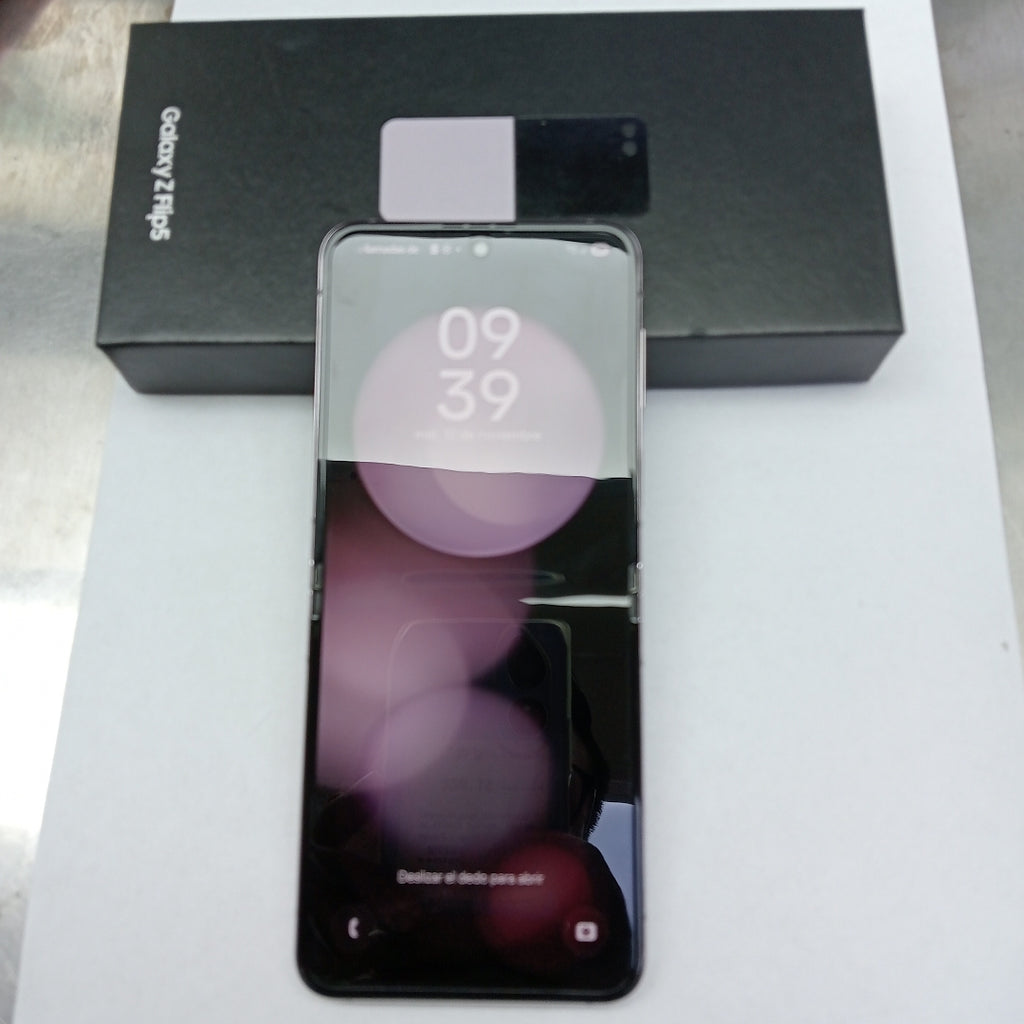 CELULAR SAMSUNG GALAXY Z FLIP 5 SM-F731B (2023) 256 GB 8 GB RAM (SEMINUEVO)