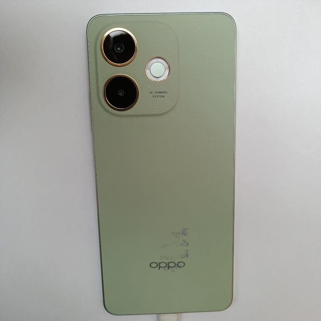 CELULAR OPPO  A5 PRO CPH2711 (2025) 256 GB 8 GB RAM (SEMINUEVO)
