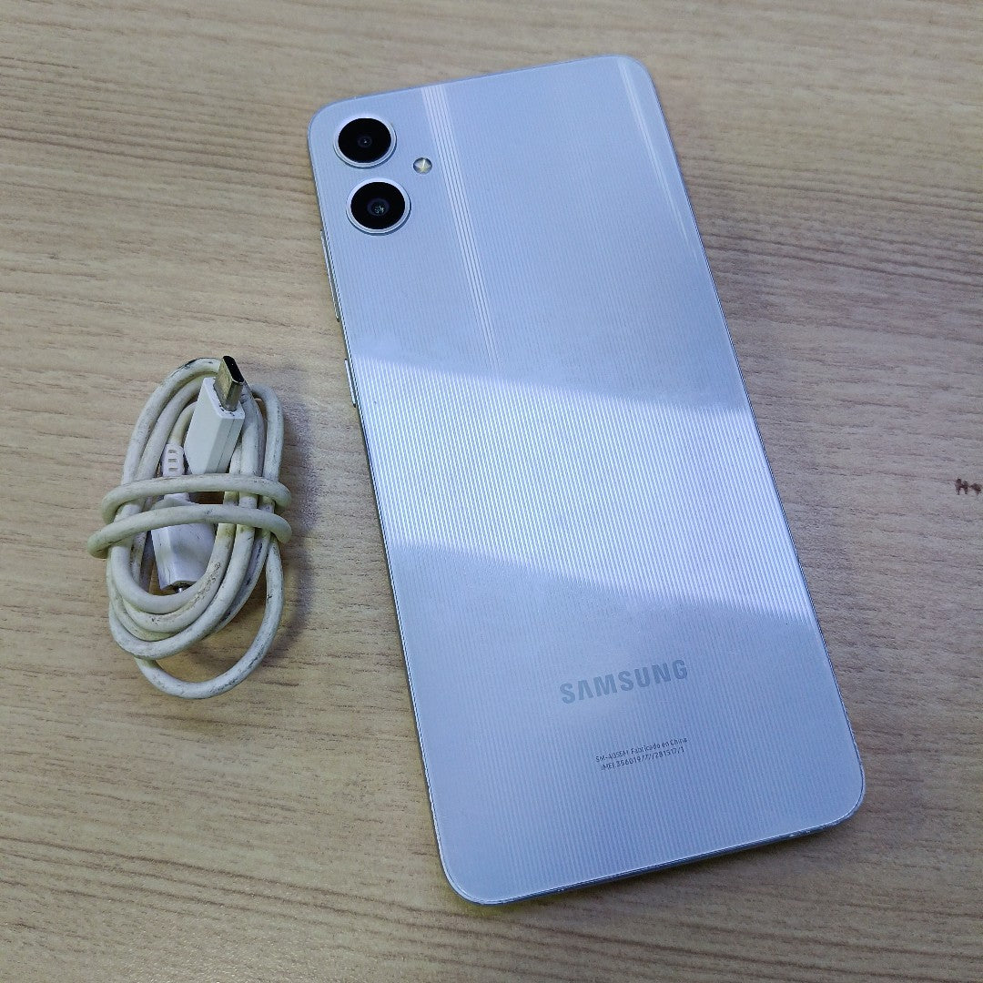 CELULAR SAMSUNG GALAXY A05 SM-A055M (2023) 64 GB 4 GB RAM (SEMINUEVO)
