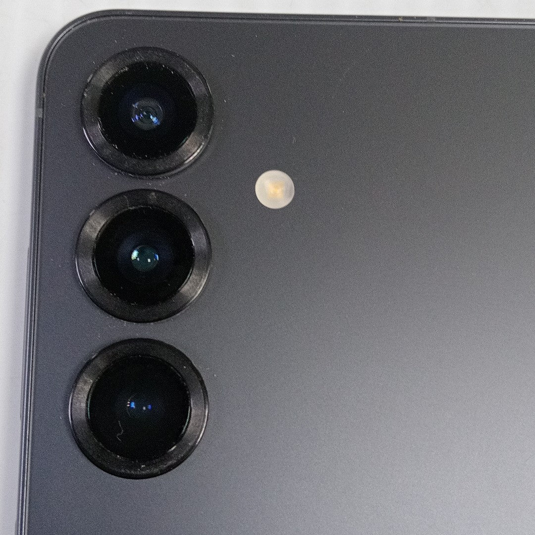 CELULAR SAMSUNG GALAXY S25 SM-S931B (2025) 256 GB 12 GB RAM (SEMINUEVO)