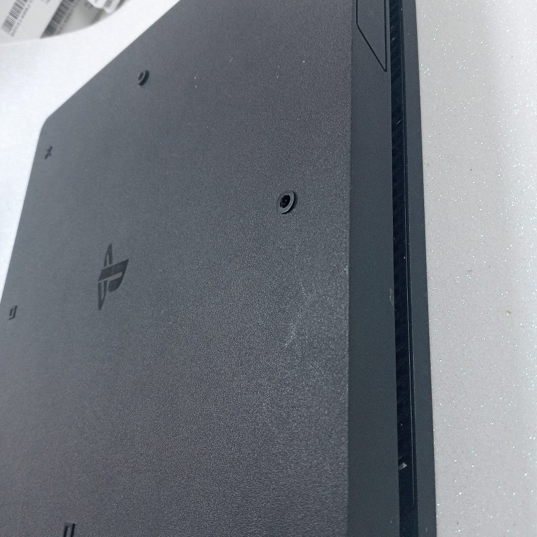 CONSOLA DE VIDEOJUEGO SONY PS4 1 TB (SEMINUEVO)