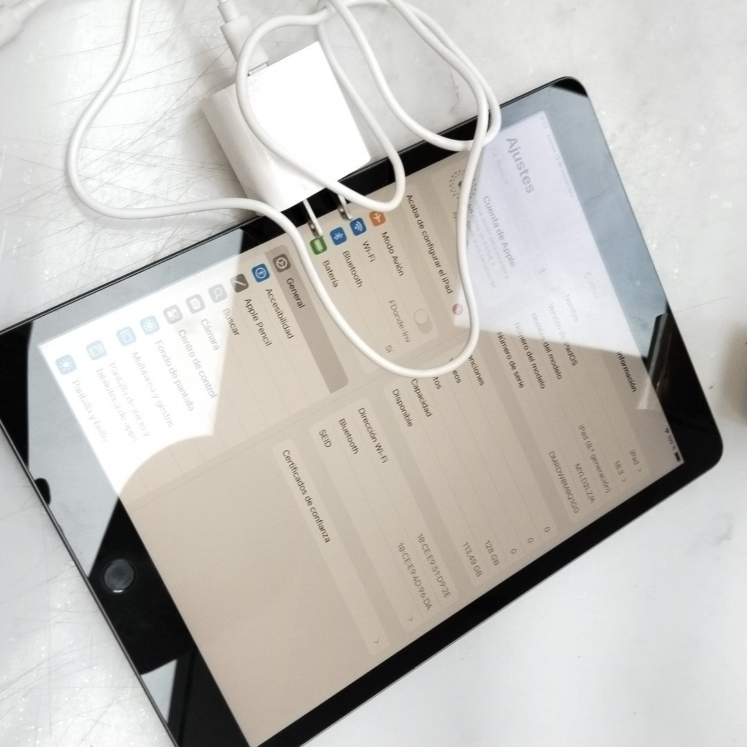 TABLETA APPLE IPAD 8 A2270 128 GB 3 GB RAM (SEMINUEVO)