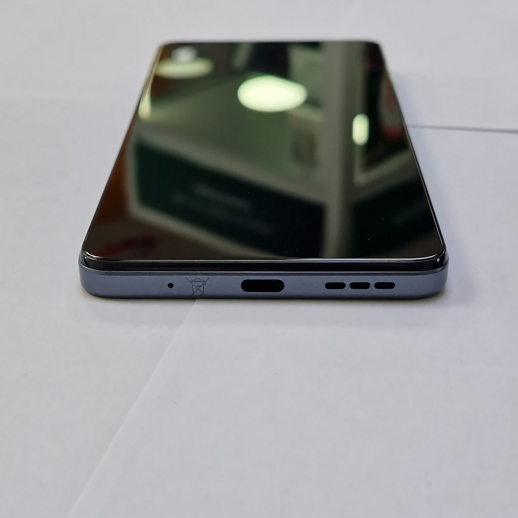 CELULAR MOTOROLA MOTO G24 XT2423-1 (2024) 128 GB 4 GB RAM (SEMINUEVO)