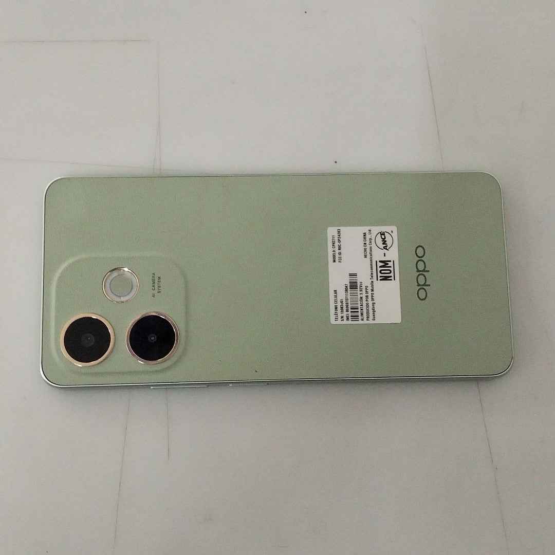 CELULAR OPPO  A5 PRO CPH2711 (2025) 256 GB 8 GB RAM (SEMINUEVO)
