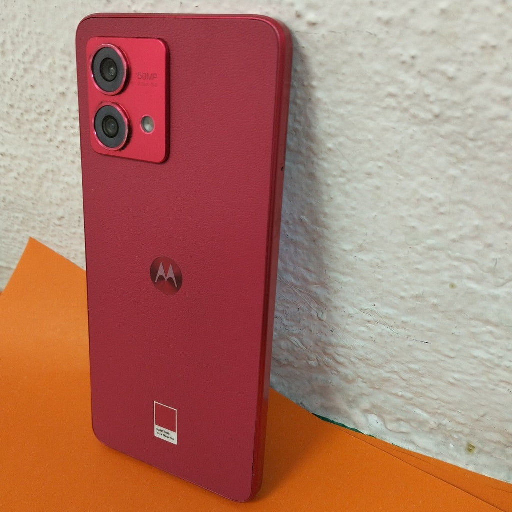 CELULAR MOTOROLA MOTO G84 XT2347-2 (2023) 256 GB 12 GB RAM (SEMINUEVO)