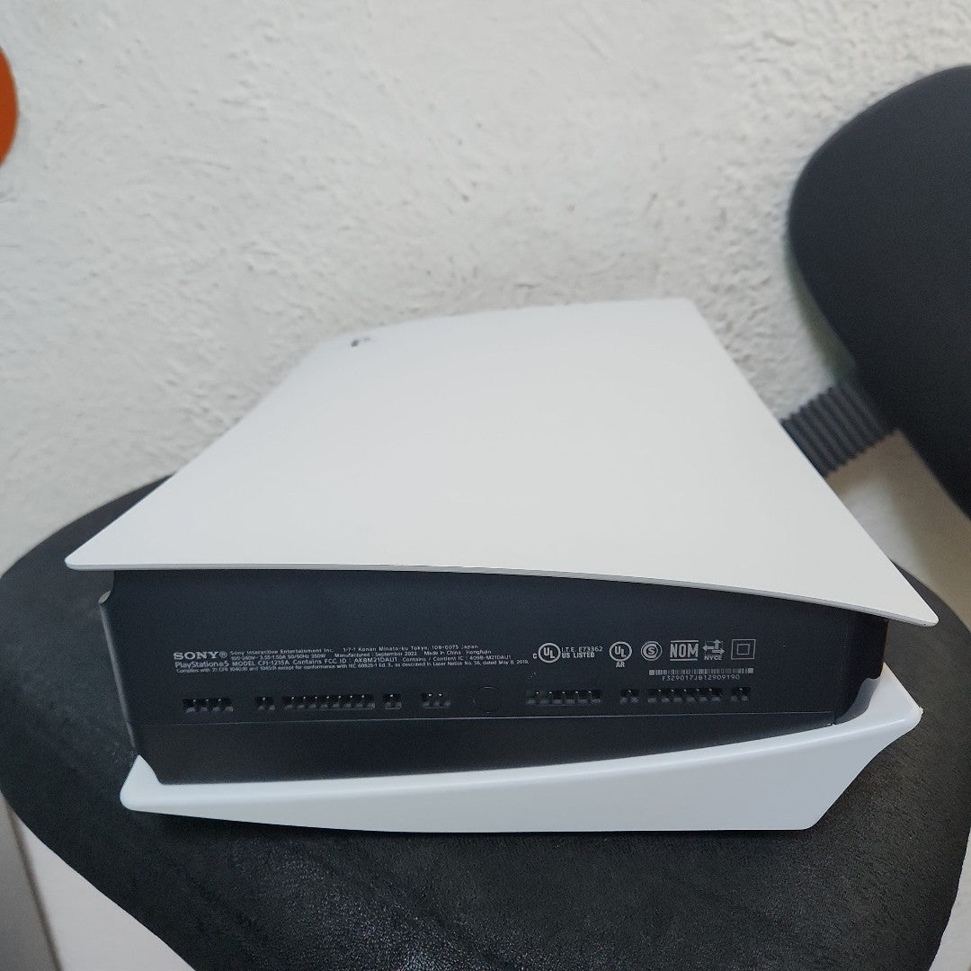 CONSOLA DE VIDEOJUEGO SONY PS5 825 SSD (SEMINUEVO)