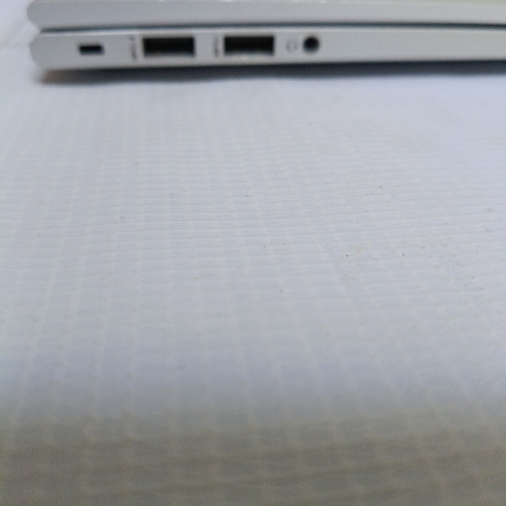 LAPTOP HP ELITEBOOK 840 G7 (2022) 256 GB SSD 8 GB RAM (SEMINUEVO)