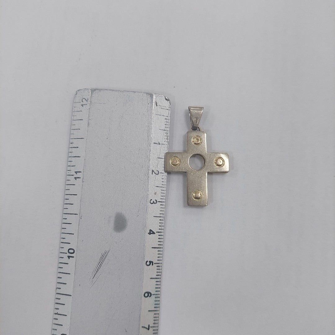 CRUZ. ORO. 14 K 3.6 GRMS (SEMINUEVO)