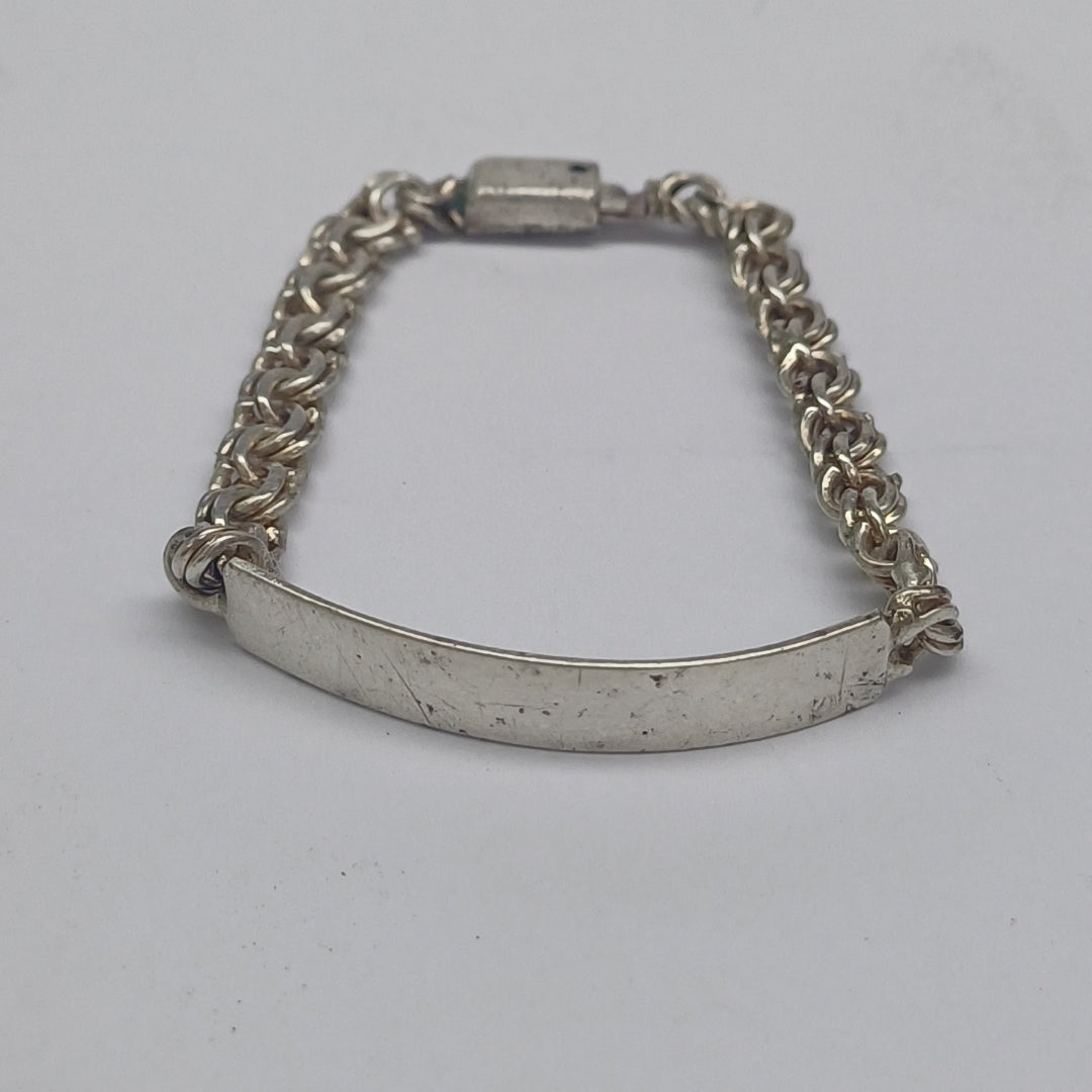 ESCLAVA. PLATA. 8.8 GRMS (SEMINUEVO)