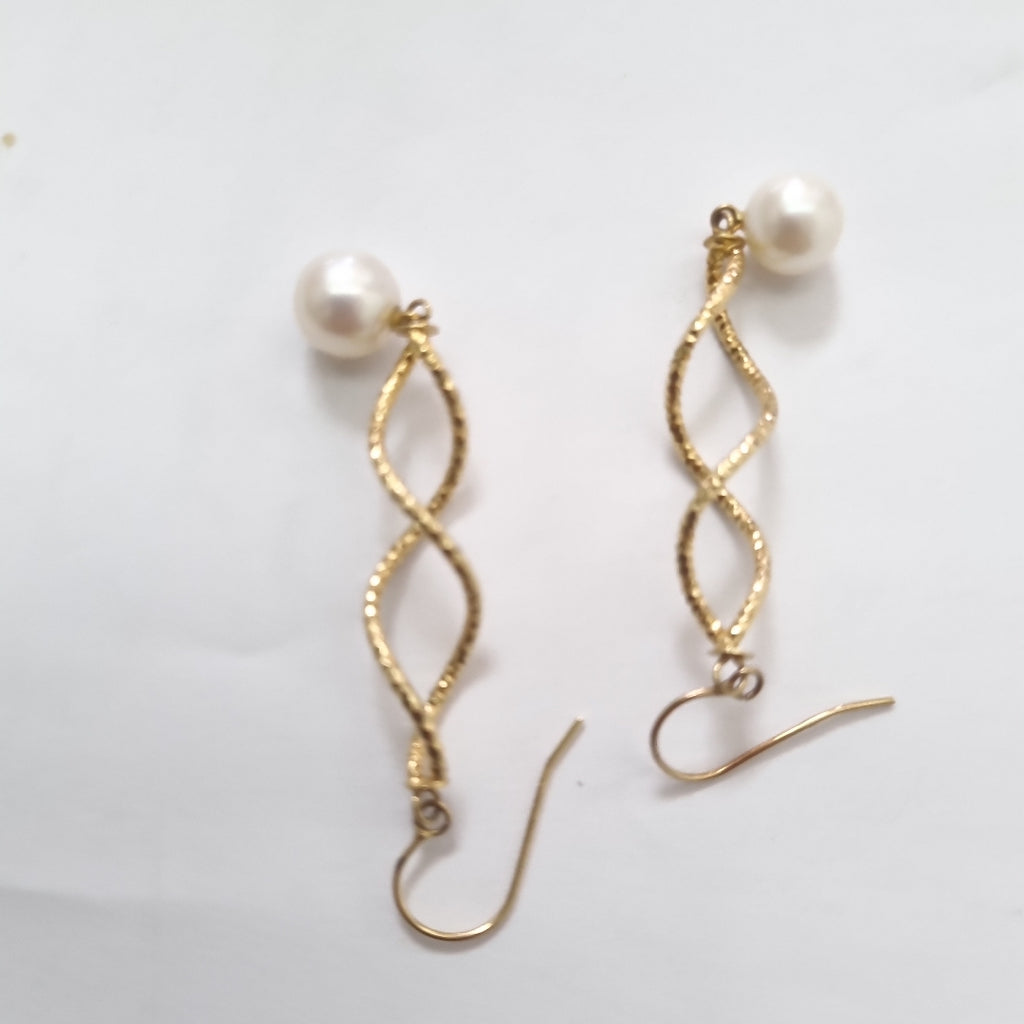 ARETES PAR. ORO. 14 K 3.2 GRMS (SEMINUEVO)