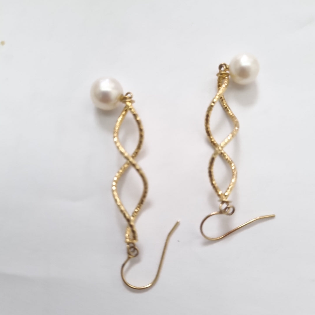 ARETES PAR. ORO. 14 K 3.2 GRMS (SEMINUEVO)