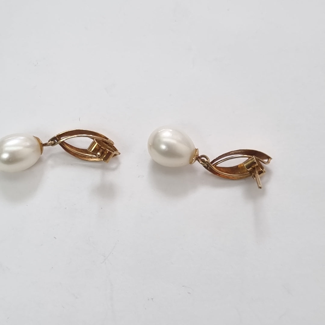 ARETES PAR. ORO. 14 K 3 GRMS (SEMINUEVO)