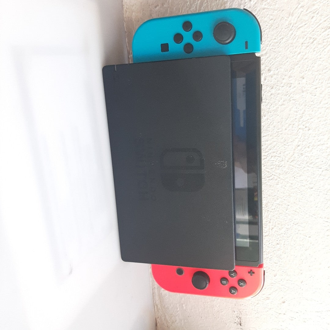 CONSOLA DE VIDEOJUEGO NINTENDO SWITCH 32 GB (SEMINUEVO)