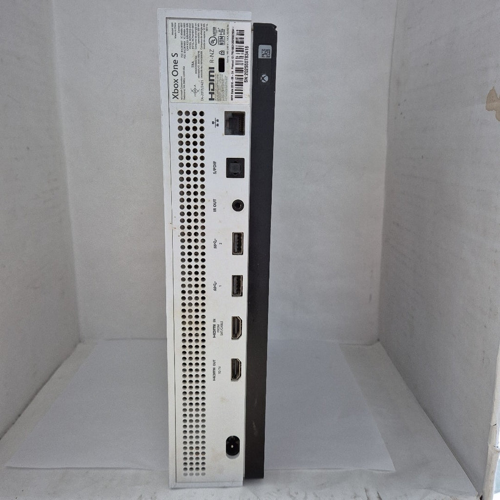 CONSOLA DE VIDEOJUEGO MICROSOFT XBOX ONE S 1 TB (SEMINUEVO)