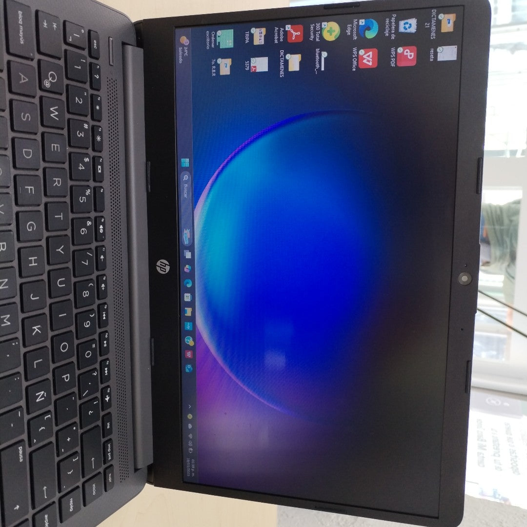LAPTOP HP 245 G8 (2024) 512 GB SSD 8 GB RAM (SEMINUEVO)