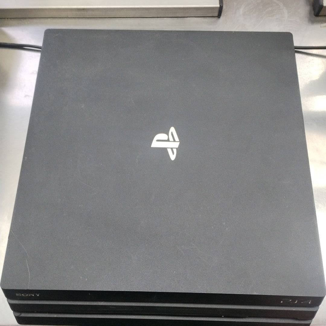 CONSOLA DE VIDEOJUEGO SONY PS4 PRO 1 TB (SEMINUEVO)