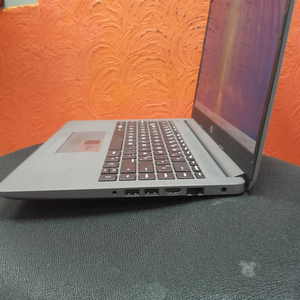 LAPTOP HP 245 G8 (2022) 1 TB 8 GB RAM (SEMINUEVO)