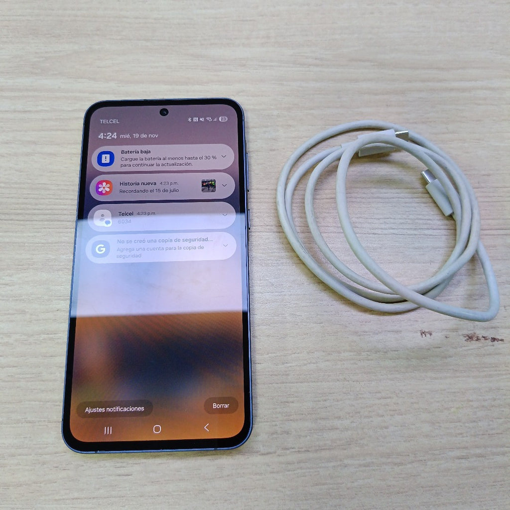 CELULAR SAMSUNG GALAXY A55 5G SM-A556E (2024) 128 GB 8 GB RAM (SEMINUEVO)