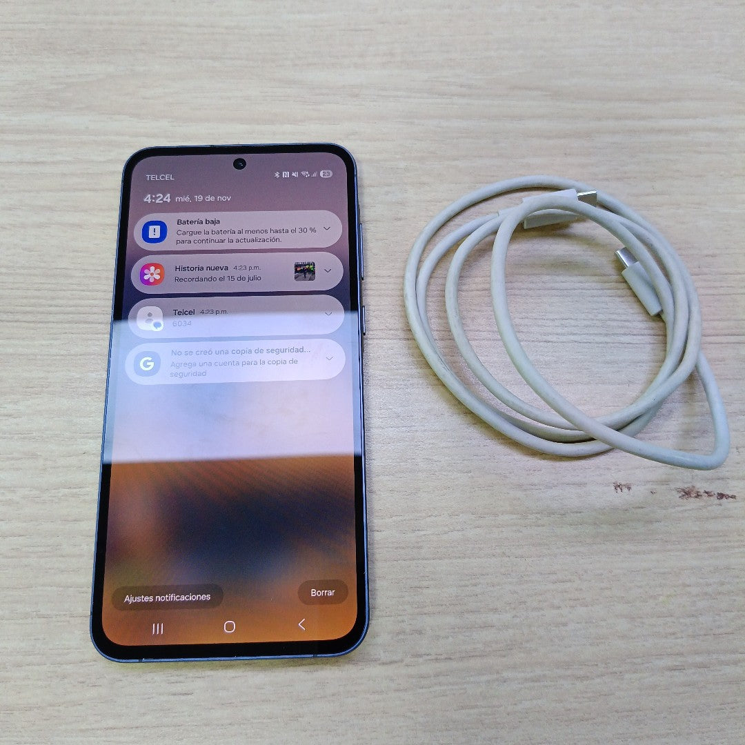 CELULAR SAMSUNG GALAXY A55 5G SM-A556E (2024) 128 GB 8 GB RAM (SEMINUEVO)