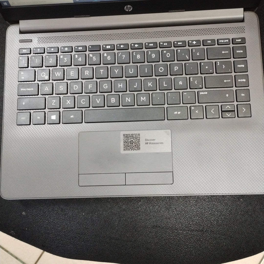 LAPTOP HP 245 G8 (2022) 1 TB 8 GB RAM (SEMINUEVO)