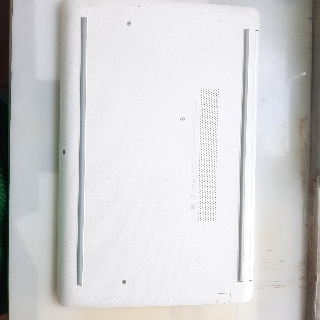 LAPTOP HP 15-DA0070LA (2024) 500 GB  4 GB RAM (SEMINUEVO)