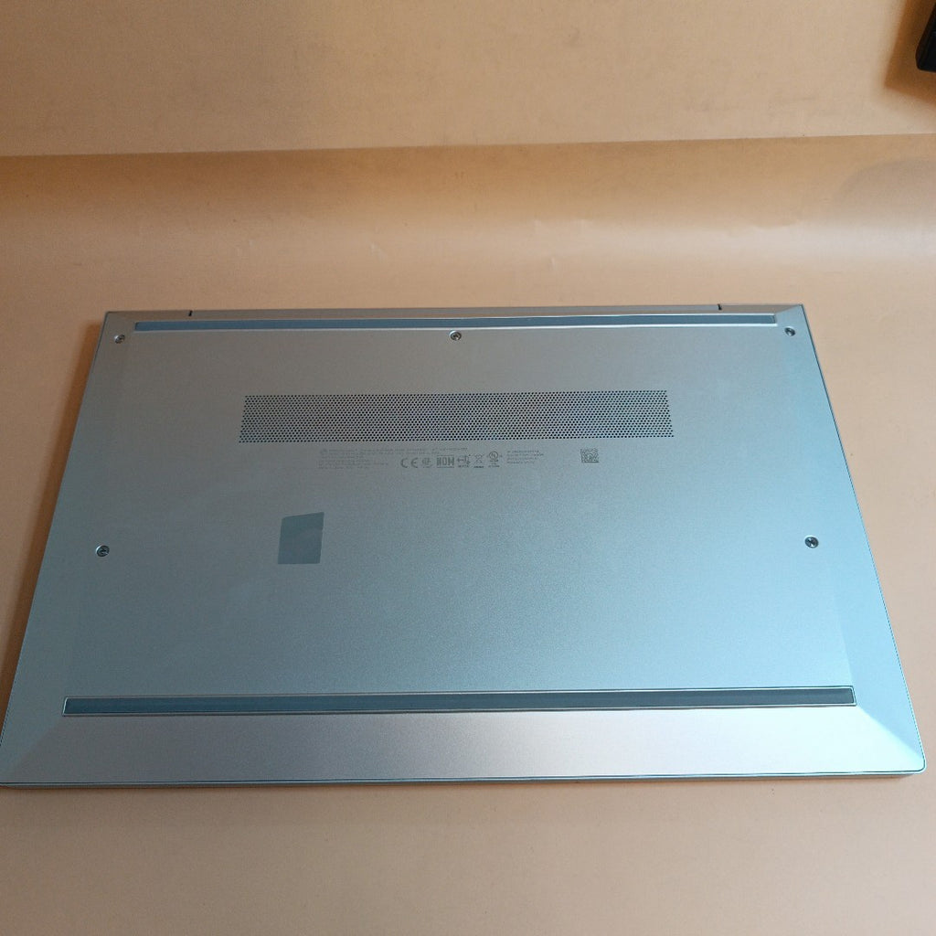 LAPTOP HP ELITEBOOK 840 G8 (2022) 256 GB SSD 16 GB RAM (SEMINUEVO)