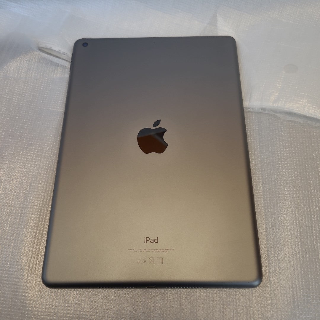 TABLETA APPLE IPAD 9 A2602 64 GB 3 GB RAM (SEMINUEVO)