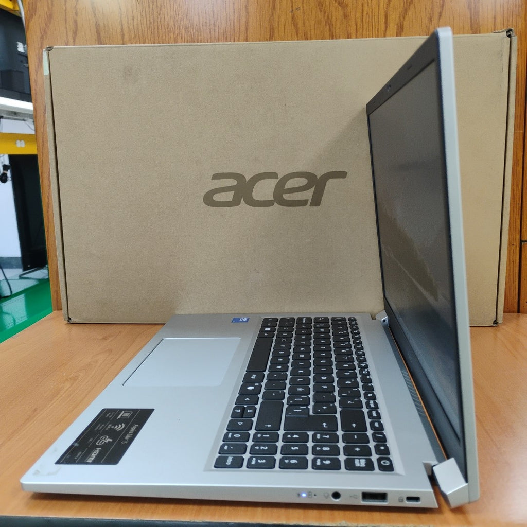 LAPTOP ACER ASPIRE LITE 15 AL15-33P-35KJ (2025) 512 GB SSD 8 GB RAM (SEMINUEVO)