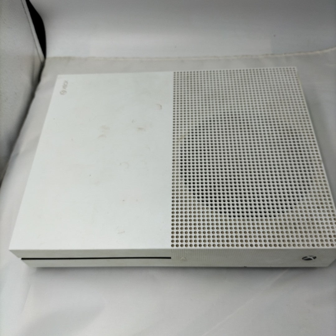 CONSOLA DE VIDEOJUEGO MICROSOFT XBOX ONE S 1 TB (SEMINUEVO)
