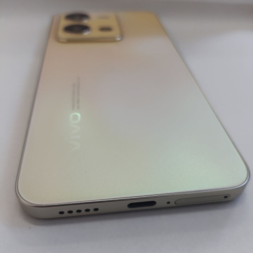 CELULAR VIVO V25 V2202 128 GB 8 GB RAM (SEMINUEVO)