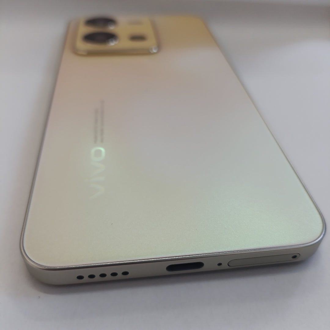 CELULAR VIVO V25 V2202 128 GB 8 GB RAM (SEMINUEVO)