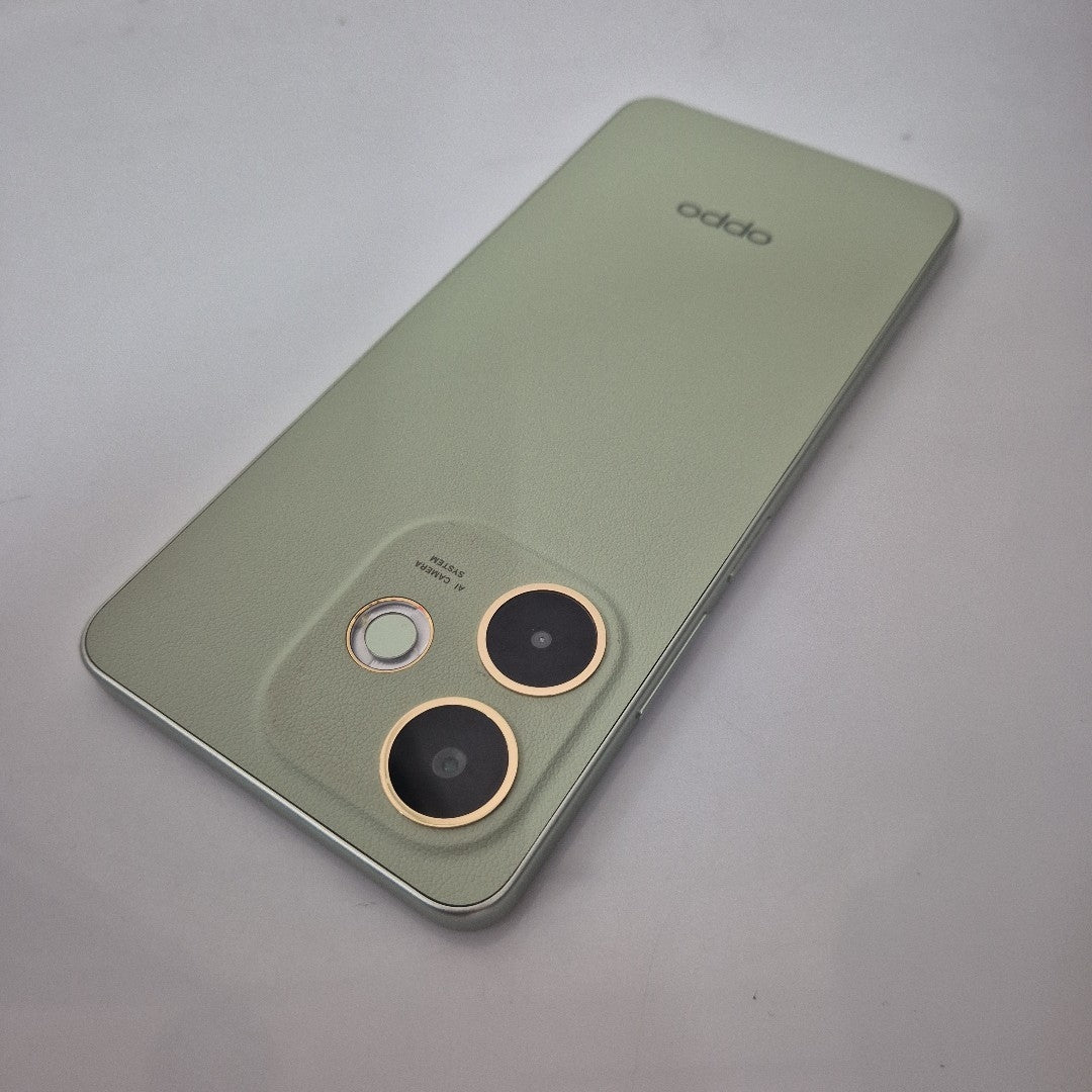 CELULAR OPPO  A5 PRO CPH2711 (2025) 256 GB 8 GB RAM (SEMINUEVO)