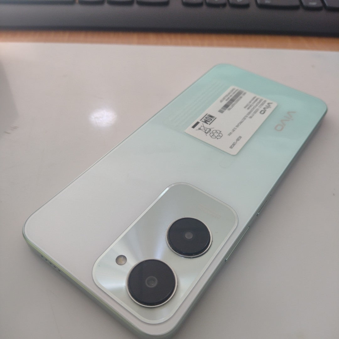 CELULAR VIVO Y18 V2333 128 GB 6 GB (SEMINUEVO)