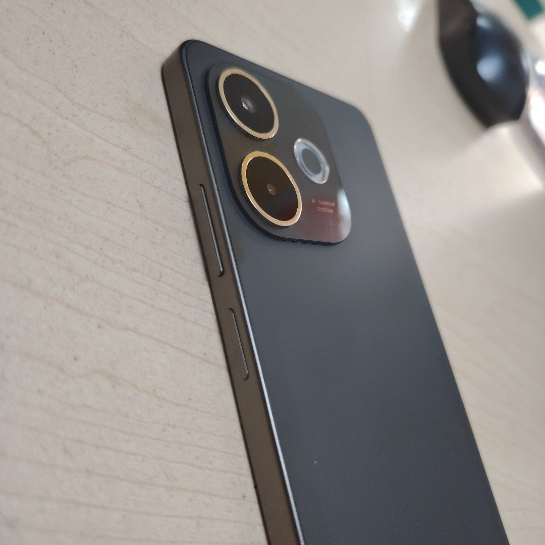 CELULAR OPPO  A5 PRO 5G CPH2695 (2025) 256 GB 8 GB RAM (SEMINUEVO)